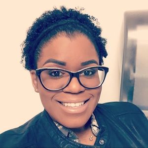 Meet your Posher, Leona